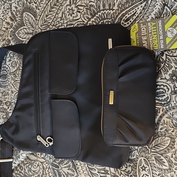 Travelon Anti-Theft Classic Crossbody Bag w/Free Wallet - Picture 1 of 13